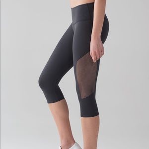 Lululemon reveal crop